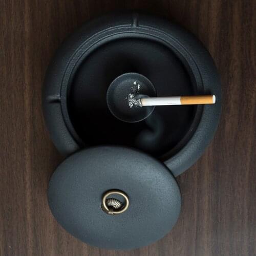 Black Ceramic Ashtray Personality Fashion Windproof Large with Lid for Living Room Home Office European Style Ashtray HY99