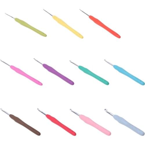 Ergonomic Multi Colour Crochet Hooks Yarn Knitting Needles 2-8mm with Case Tool D2TD