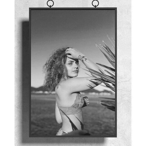 R0346 Black and White Sunny Girl By The Sea Sexy Beautiful Girl Model Wall Sticker Silk Poster Art Home Decoration