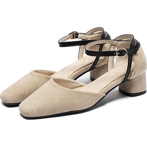 Simple and versatile 2019 spring and summer new product with thick with a buckle with sandals 32-48