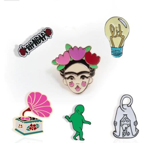 Hot Vintage Women Brooch Cartoon Funny Cat Bulb Phonograph Flower Girl Jackets Lapel Pins Alien Metal Badges Button Jewelry gift