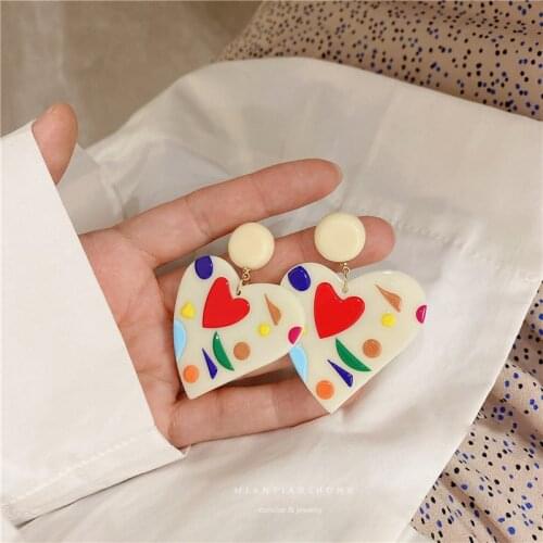 Summer Colorful Graffiti Sweet Acrylic White Heart Clip Earrings Funny Big Heart Shaped Clip Earrings No Pierced Ears Hole Women