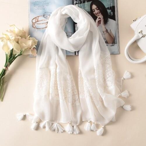 KL1106 White beach tassel lace embroider tippet women fashion pashmina female summer thin scarf pareo