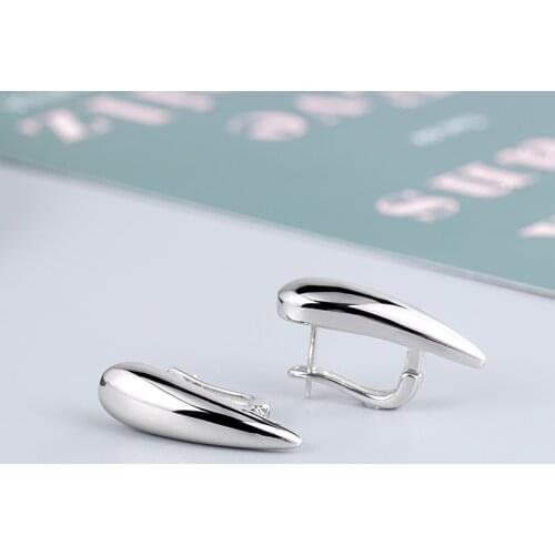 WTLTC Simple Personality Small Waterdrop Shaped Hoop Earrings French Retro Geometrical Earrings Statement Ear Piercing Earrings