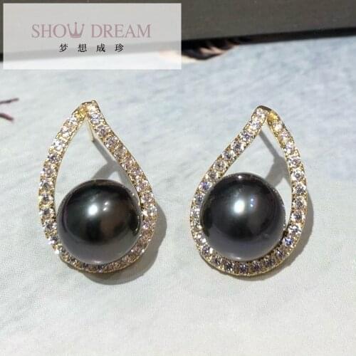SHOWDREAM Dangle Earrings