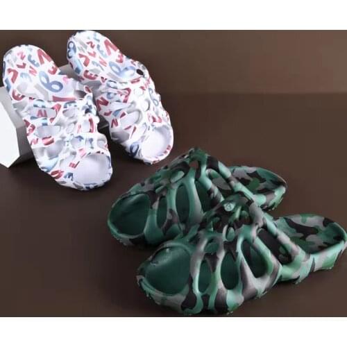 New Couple Camo Slippers Summer Hole Shoes Men Indoor Bathroom Antiskid Slides Women Beach Sandals Unisex Outdoor Slippers