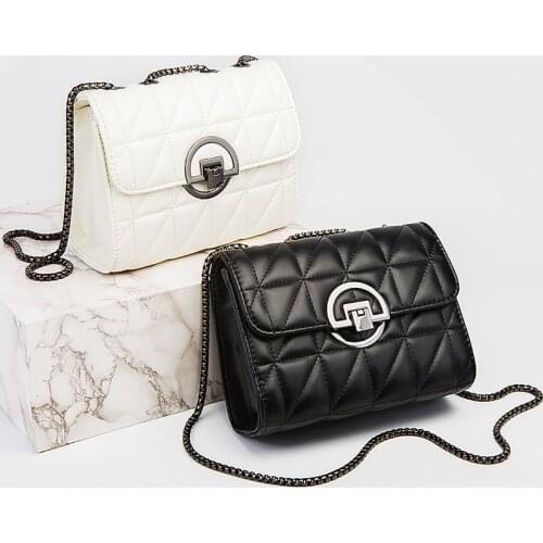 Womens bag 2021 new one-shoulder messenger bag underarm small square bag large-capacity diamond chain bag tide