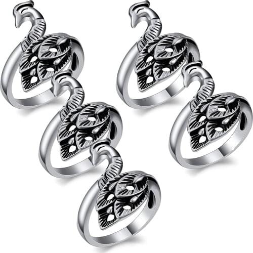 5 Pieces Adjustable Knitting Loop Ring Crochet Ring Yarn Guide Finger Holder Knitting Thimble Ring for Crochet Knitting Crafts A