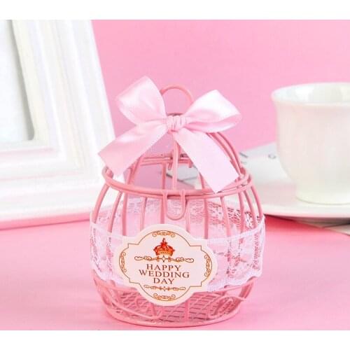 European Style Wrought Iron Carriage Wedding Candy Box Wedding Supplies Souvenir Birthday Party Decoration Candy Packing Box