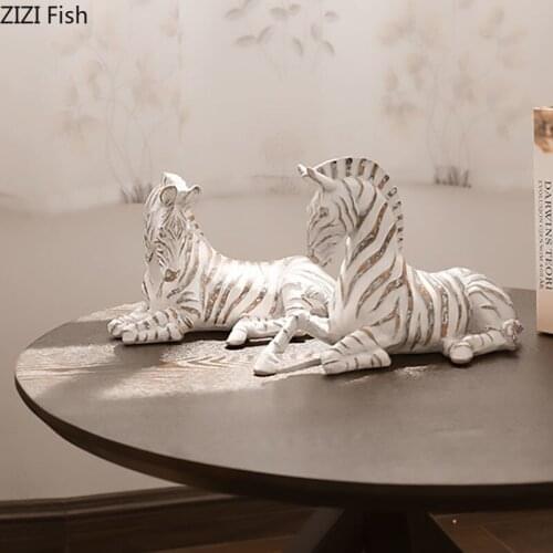 Retro Zebra Statue Nordic Living Room Decoration Desktop Decor Animal Figurine Resin Sculpture Ornaments Vintage Home Decor