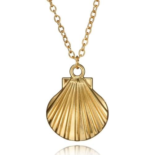 2020 New Fashion Gold Boho Alloy Cowrie Shell Necklace for Women Conch Chain Pendant Necklace Summer Jewelry Fan Shell Collar