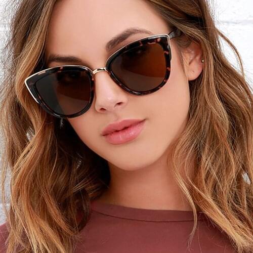 Women Cat Eye Retro Oversized Sunglasses Designer Round Gradient Metal Frame Retro Driver Fashion Sexy Goggles 2021 New