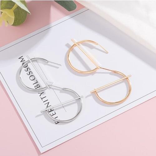 Classic Ladies Fashion New Hollow Round Personality Metal Gold And Silver Simple Retro Earrings 2021 Modern Jewelry