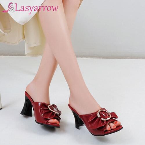 Lasyarrow New Slides Women Summer Slippers Outdoor Summer Beach Shoes Fashion Slip-on Woman Slippers Thick Heel Female Sandals