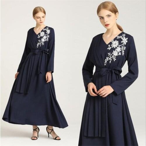 Elegant Muslim Women Long Dress Appliques Slim Islamic Maxi Robe Gown Abaya Ramadan Casual Pleated V-neck Spring Summer Vestido