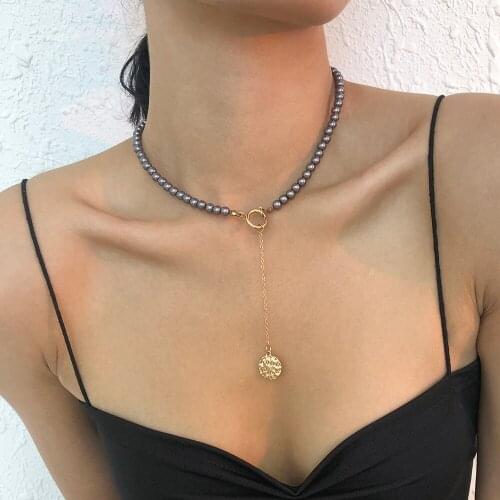 Lalynnly luxury Coin Pendant Necklace Designer Black Color Imitation Round Pearl Necklace Choker Acrylic Neck Jewelry N8740