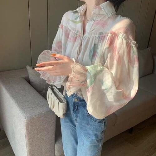 Womens French shirt design small foreign style sweet loose thin long sleeve bubble sleeve top 2021 NEW
