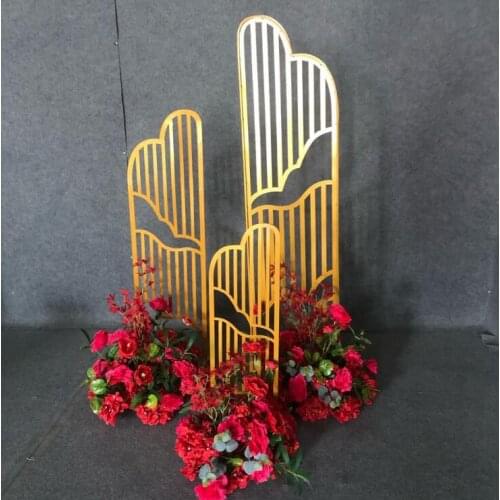 Wedding props carving European style iron screen road guide Chinese style retro wedding decoration background ornaments