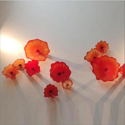 Hot Sale Handmade Blown Glass Art Flower Plates Wall Decoration Blown Glass Plates Modern Art Decoration