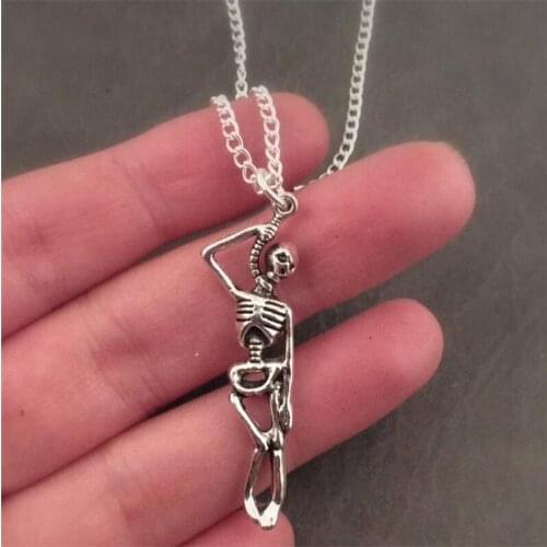 Hanging Exaggerated Skull Necklace, Halloween Zombie Costume with Necklace, Gothic Punk Style Necklace