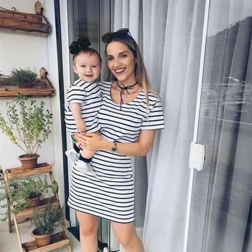 Family matching Clothes Summer Striped Mother And Daughter Women Girl 0-4T T-shirt Casual Beach Sundress vestidos Black&White