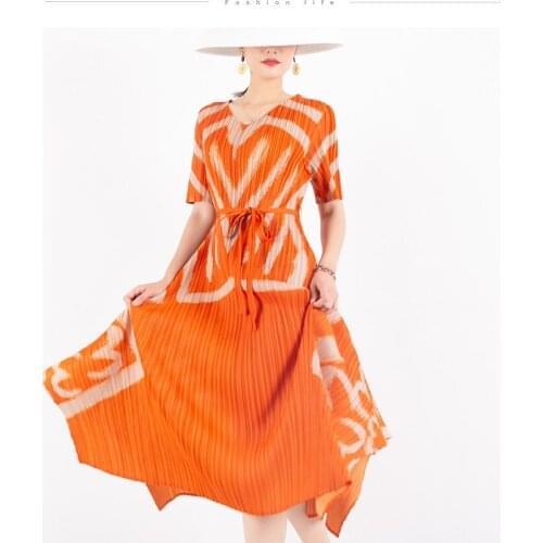 HOT SELLING Miyake Fold Abstract stripes print v-neck short sleeve lacing big A-Line dress IN STOCK