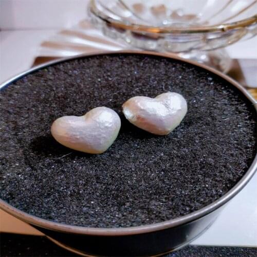 Korean Romantic Simple Retro White Love Heart-Shaped Simulation Pearl Stud Earrings Sweet Girl Womens Earrings Wedding Party