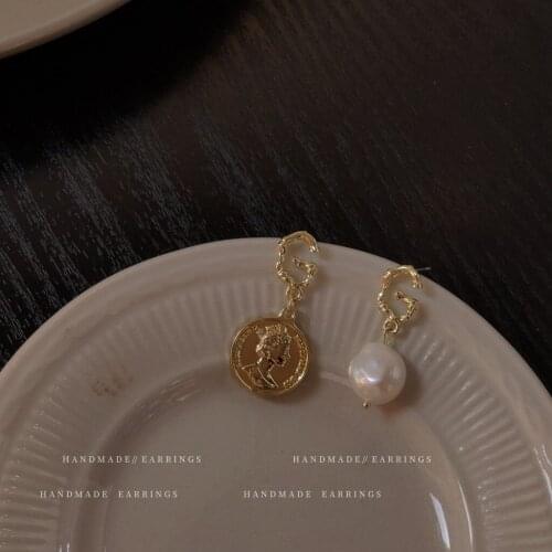 Baroque French Vintage Asymmetry Design Portrait Pendant Earring Stud Women Fashion Creative Earring Trend