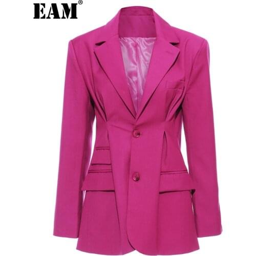[EAM] Women Rose Red Pleated Split Temperament Blazer New Lapel Long Sleeve Loose Fit Jacket Fashion Spring Autumn 2021 1S5570