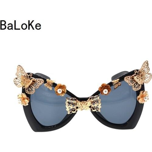 Retro Hollow Carved Baroque Pearl Flowers Personality Sunglasses Metal Women Full Frame Outdoor Gift Butterfly Sunglasses