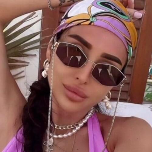 Metal Small Square Sunglasses Men Women Fashion Brand Unique Lrregular Polygon Sunglasses Chain Vintage Gradient Shades UV400