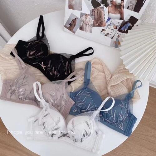Sexy Lingerie 2021 New Summer 3/4 Cup Push Up Cotton Cup Brassiere Low Waist Panties Set Underwear Ladies Floral Lace Bra Set