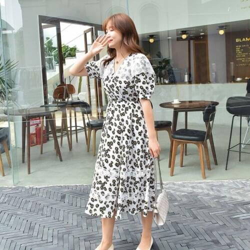 Ladies summer printed V-neck lace stitching commuter dress plus size calf length casual dress 100 kg can be worn