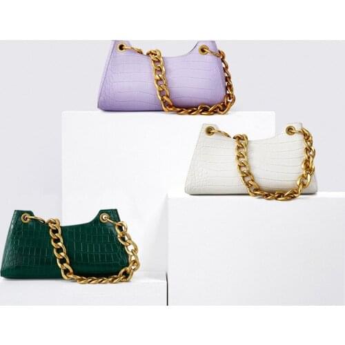 2021 new European and American womens shoulder bag New fashion single shoulder underarm bag Chain package Womens crescent bag