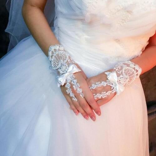 Fashion Lace White Short Wedding Gloves Bridal Gloves Wedding Accessories