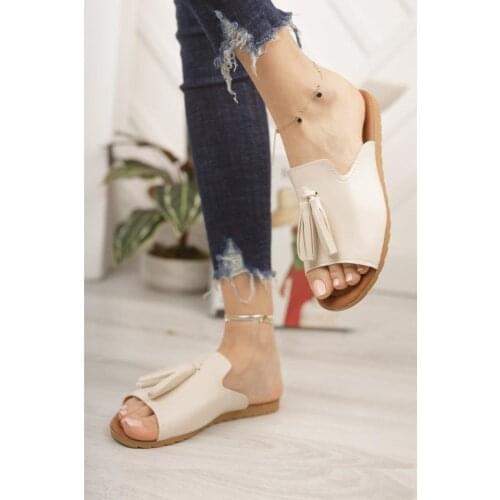 Tasseled White Slippers Womens sandals Casual Design Slippers New Summer Fashion Casual Shoes Sea Pool Casual Slippers