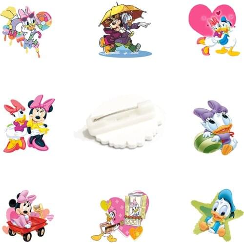 Disney Daisy And Donald Personality Simple Brooch Sending Friends Souvenir Acrylic Couple Pin Anime Epoxy Resin Children Pin