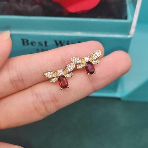 Fashion S925 Honeybee Stud Earrings Simplicity Womens Exquisite Charm Bee Jewelry For Wedding Engagement Elegant Birthday Gifts