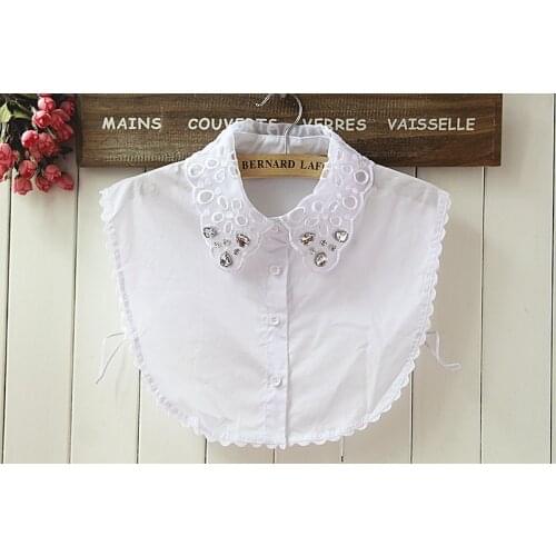 Fashion lace collar spring and summer false collar decorated Wild half-length lace decoration clavicle necklace off the collar