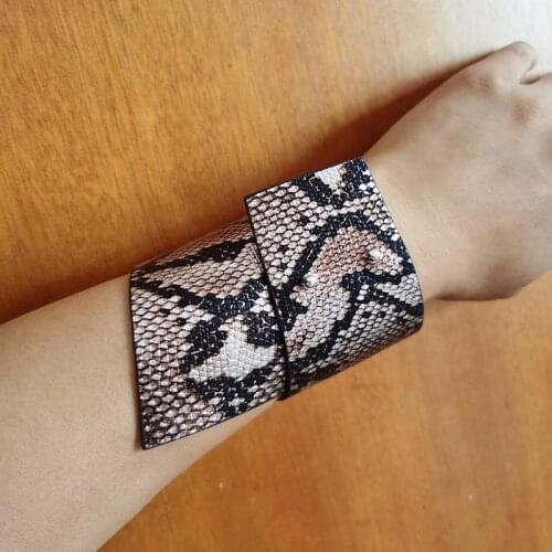 Leather Bracelets Women Fashion Crack snake Vintage Bangles Bracelet Jewelry Punk Style Soft Leather Jewellery Cool Wholesale