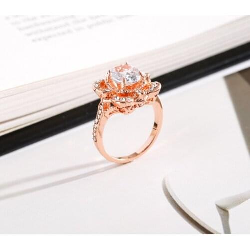 Elegant Rose Gold Color Crystal Wedding Engagement Rings for Women Geometry Flower Rings Bague Female Jewelry Whole Sale
