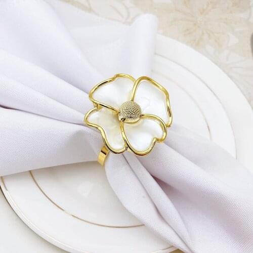 6pcs/lot White flower napkin ring metal napkin buckle wedding holiday party table creative decoration napkin ring