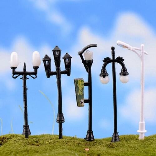 Mini Retro Street Lamp Streetlight Miniature Garden Ornament Figurines Landscape Fairy Garden Resin Craft Decor