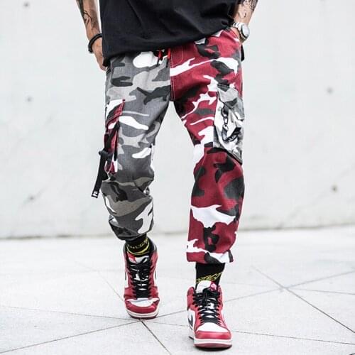 Fashion Streetwear Casual Joggers Pants Men Camouflage Spliced Designer Loose Fit Hip Hop Pants Multi Pockets Cargo Pants 2021