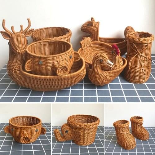 Hand-Woven Storage Baske Rattan Woven Fruit Basket Cute Animal Shaped Bread Fruit Food Breakfast Display Box Handicrafts Decor