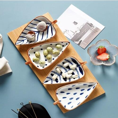 Creative Leaf Shape Seasoning Bowl Ceramic Small Plates Snack Dish Sauce Kitchen Dishes Sushi Cake Tray