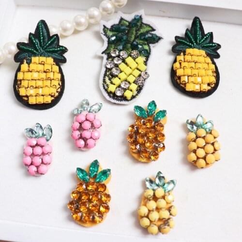 3D Handmade beaded strawberry medal Patches for clothing DIY sew on sequin rhinestone parches Beaded applique parches