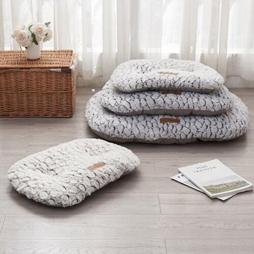 Short Hair Warm Pet Nest Light Grey Soft Dog Cushion Sleeping Cat Bed Four Seasons Pet Sofa Suitable for All Pets Puppy Kennel