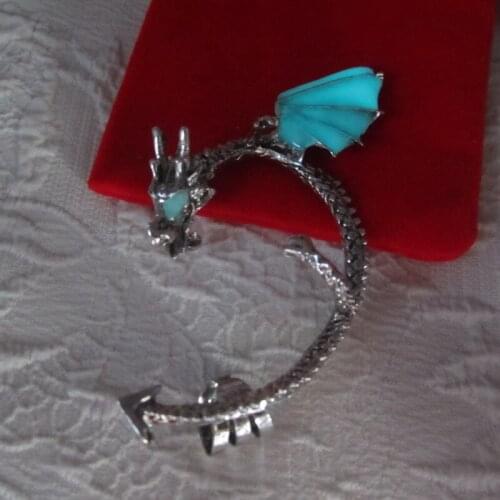 Free Drop Shipping Fashion DIY Movie Animal Cyan Glow in Dark Rhodium Dragon Cuff Clip Stud Ear Earrings Jewelry Gifts for Woman
