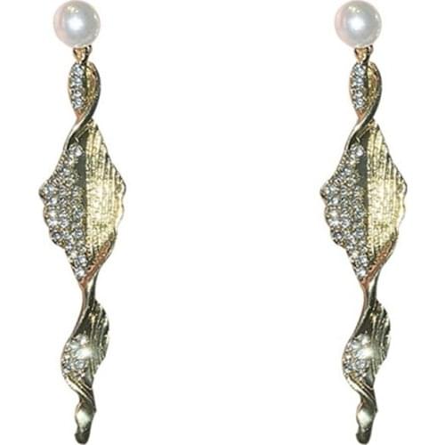 Vintage Earrings Women Earrings Golden Leaf Inlaid Cubic Zirconia Ear Studs Vintage Palace Series Exquisite Gifts Birthday Gifts